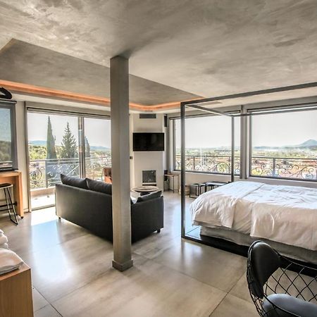 Meteora Heaven And Earth Premium Suites - Adults Friendly 卡兰巴卡 外观 照片