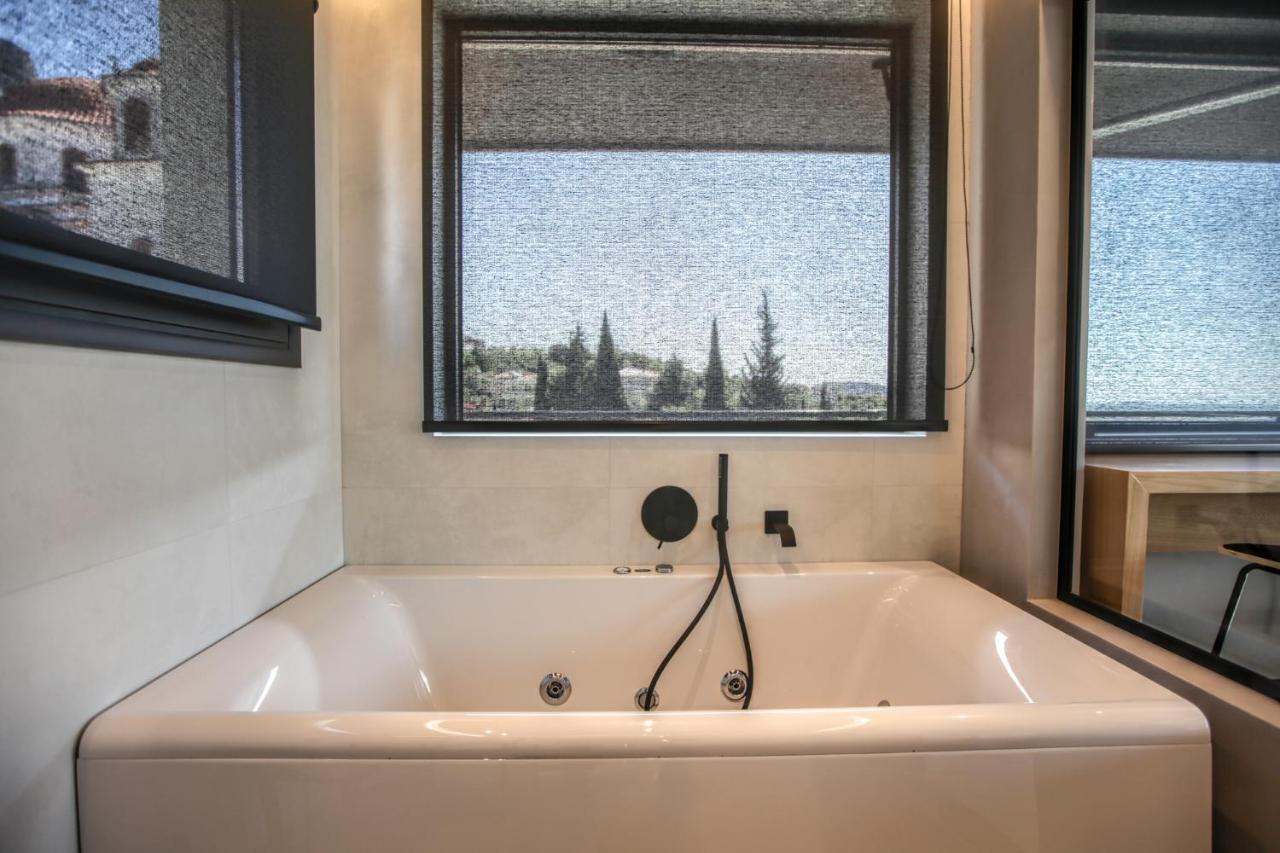 Meteora Heaven And Earth Premium Suites - Adults Friendly 卡兰巴卡 外观 照片